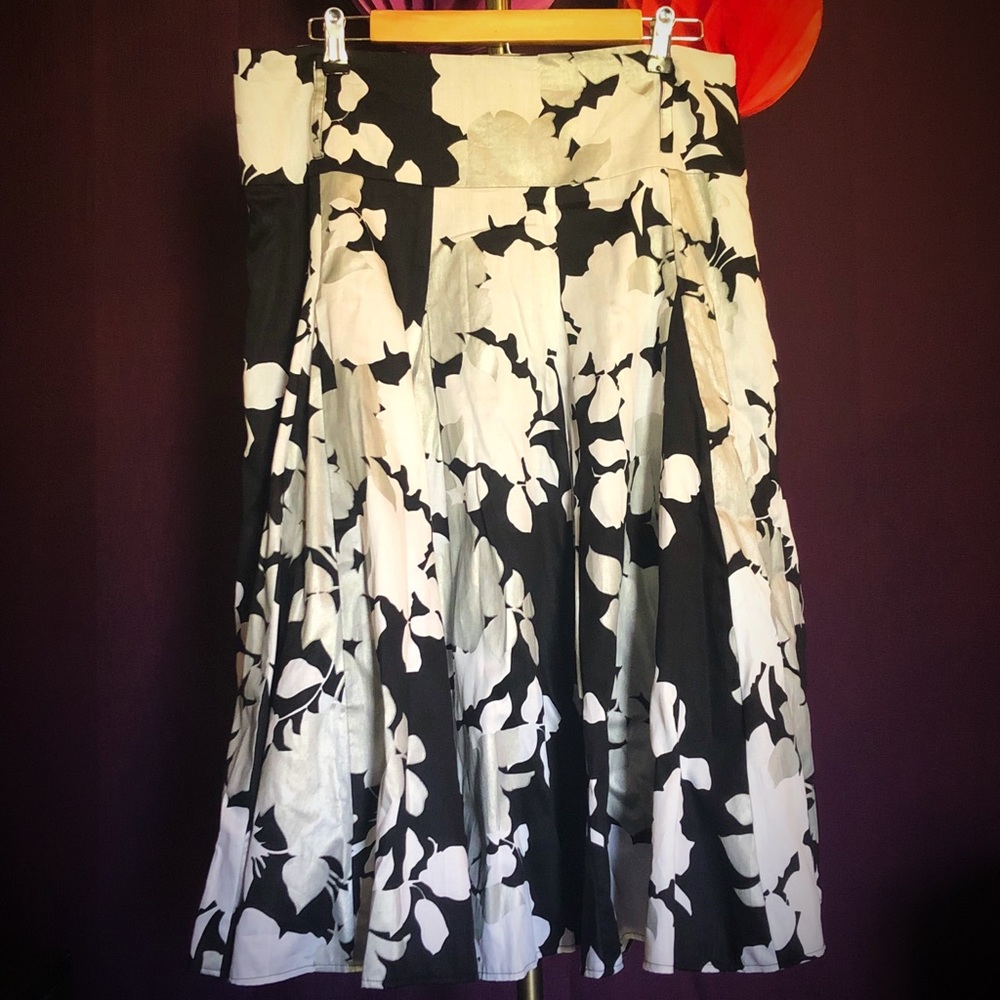 Rachel Adams, Black, White & Silver Skirt NWT